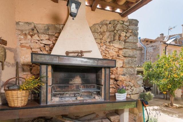 Vakantiehuis Casa La Limonera. Townhouse With Pool For Up To 6 Persons In Santanyí